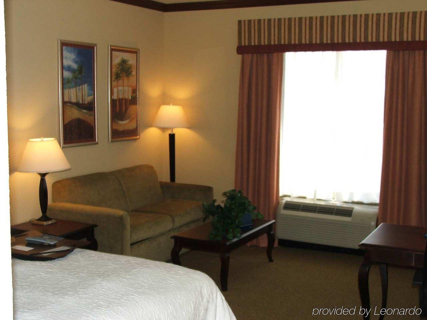 Hampton Inn & Suites Greenville Room photo